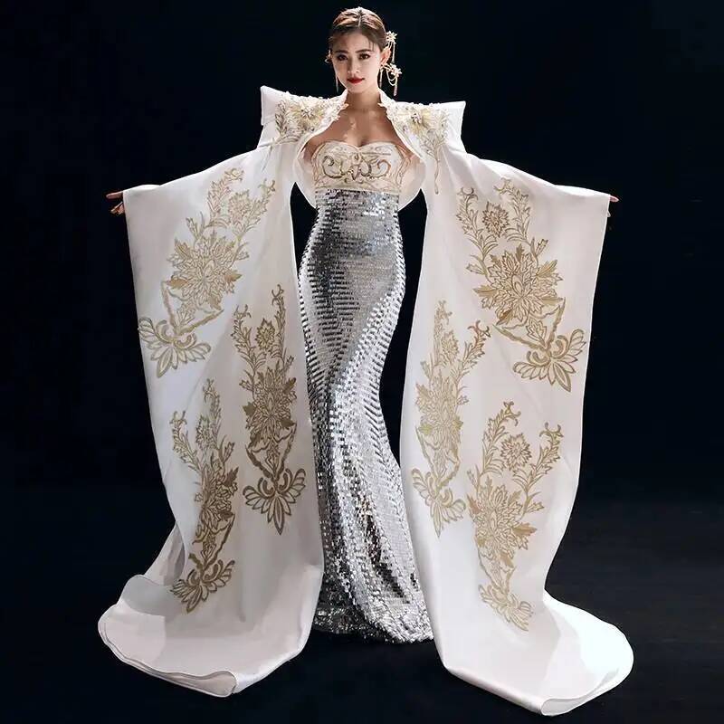 Evening Gown - 정장은 위엄 있고 우아하며 날씬한 중국